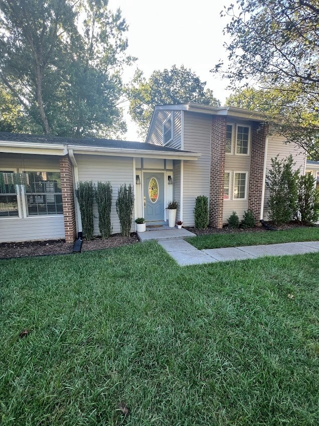 Foto del edificio - 132 E Meadowland Ln