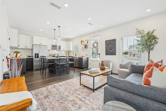 Building Photo - 6300 W Memorial Rd