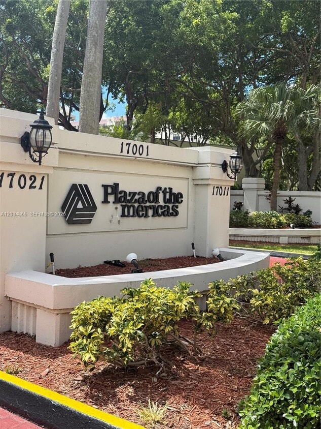 Building Photo - 17021 N Bay Rd