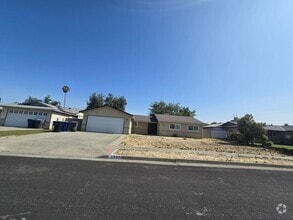 Building Photo - 293 E Julia Way