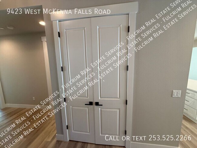 Foto del edificio - 9423 McKenna Falls Rd W
