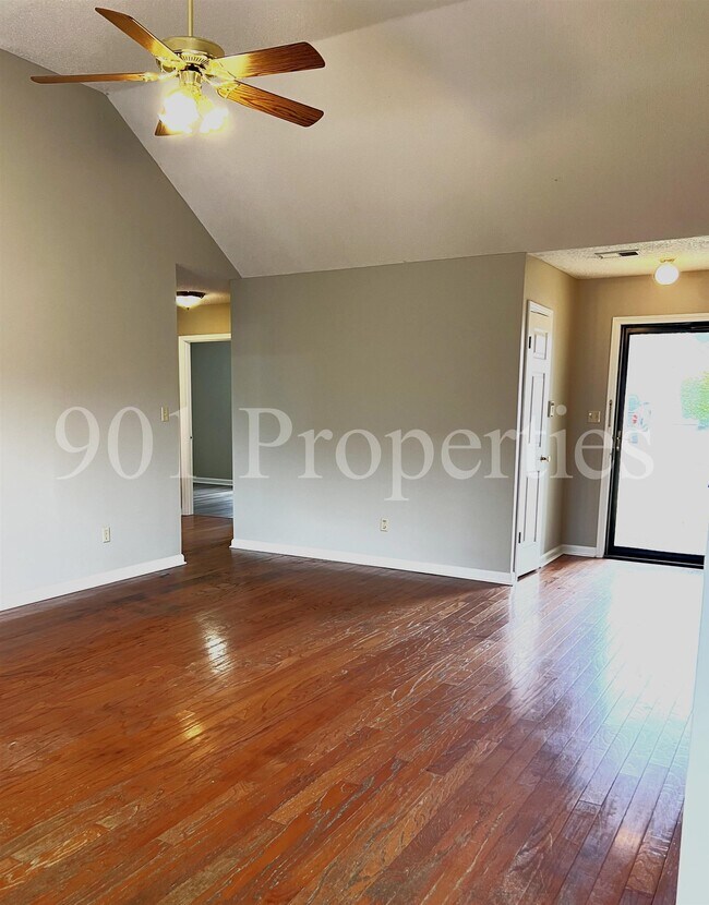 Building Photo - 9593 Daly Dr