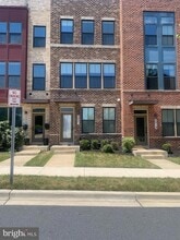 Building Photo - 2821 Evansgreen Dr