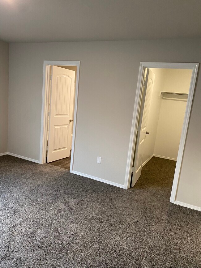 Building Photo - 5322 Beech Grove