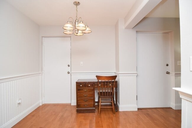 Building Photo - 50 Colonial Dr