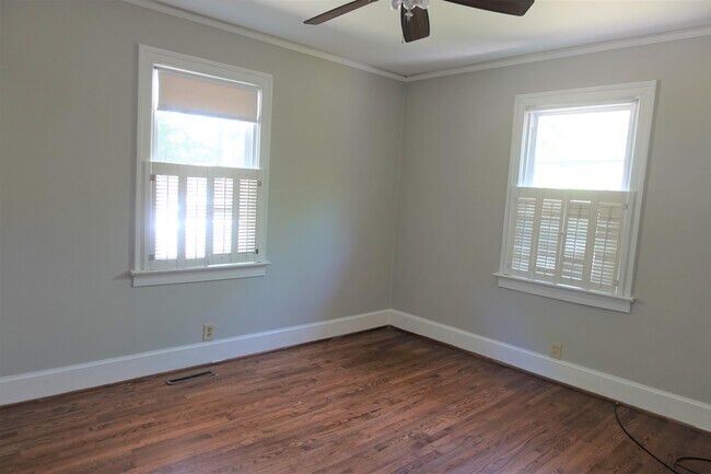 Building Photo - 401 Tiffany Ln