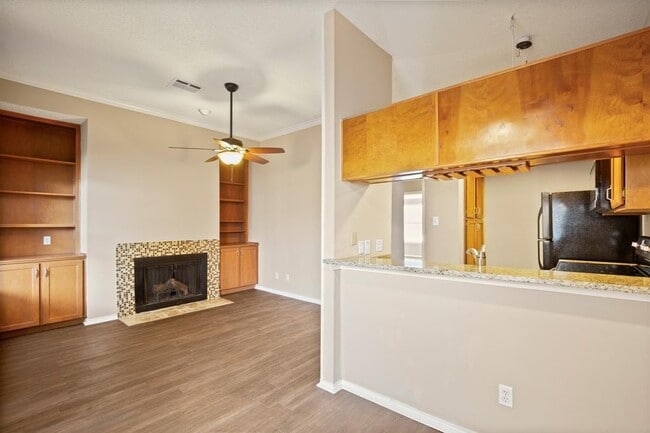 Building Photo - 2802 Nueces St