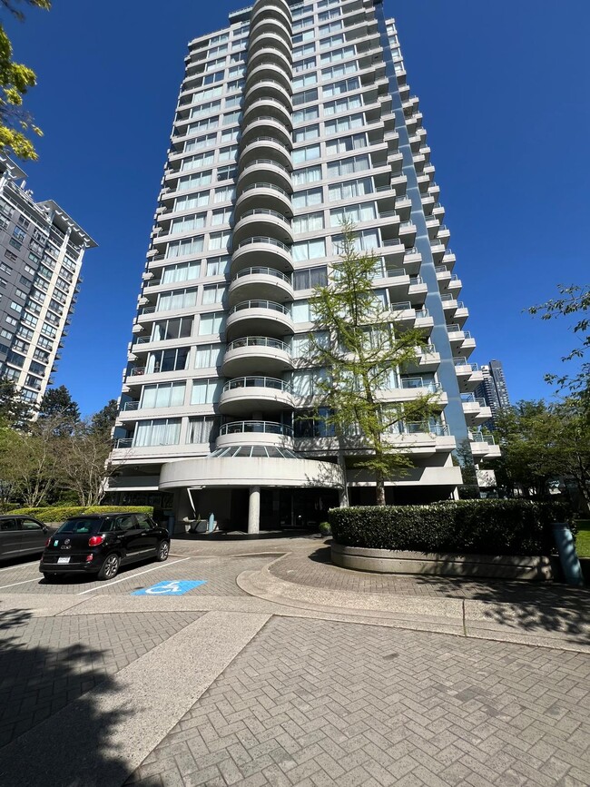 Building Photo - 13383-13108 108 Ave