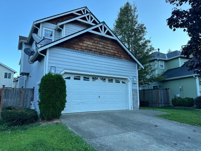 Foto del edificio - Large 4 bedroom home in Hillsboro Puyallup!!!