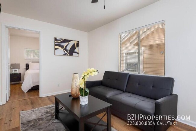 Building Photo - Newly Renovated 1Bed 1Bath Minutes from USC.