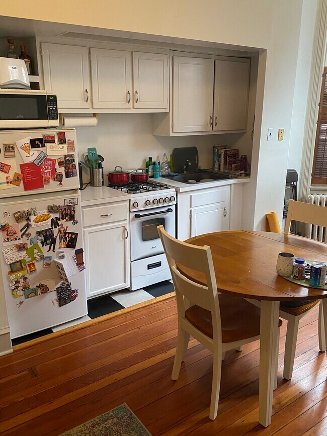 Building Photo - 2305 Delancey Pl