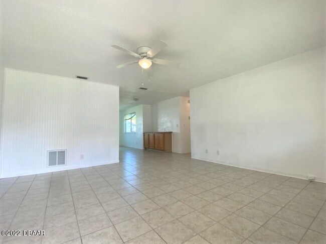 Building Photo - 2111 Oriole Ln