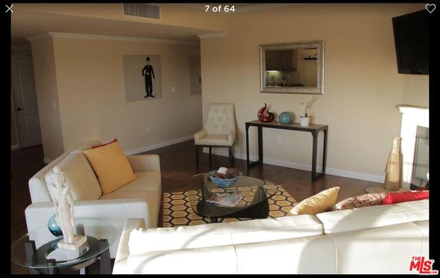 Building Photo - 957 S Wilton Pl