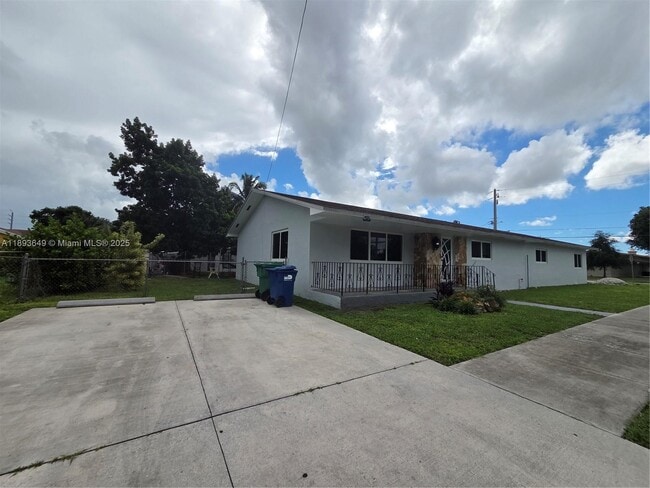 Building Photo - 799 NW 107th St