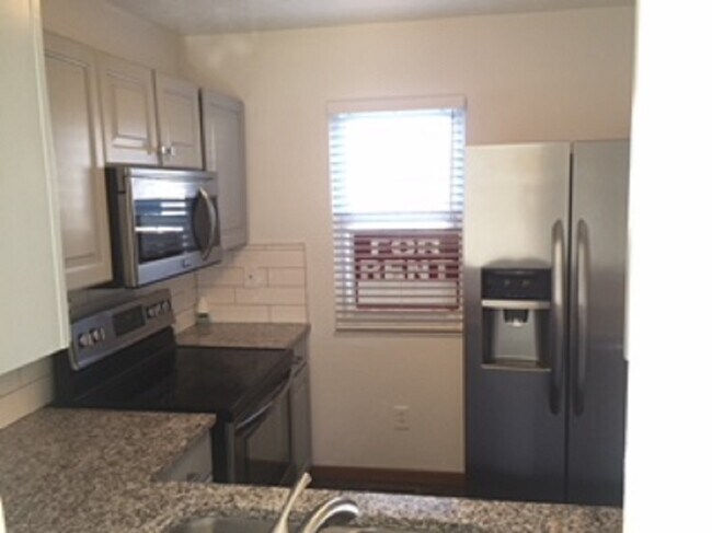Building Photo - 1695 Blackhorse Ln