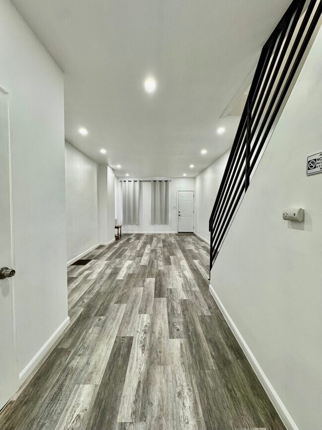 Photo - 1828 E Orleans St Townhome