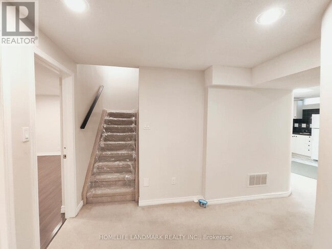 Building Photo - 15 Mary Elizabeth Crescent