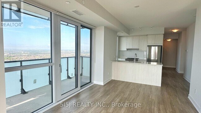 Photo du bâtiment - 430-4430 Square One Dr
