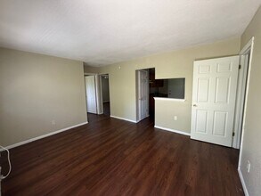 Building Photo - 211 Baldwin Ave