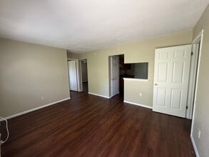 Building Photo - 211 Baldwin Ave