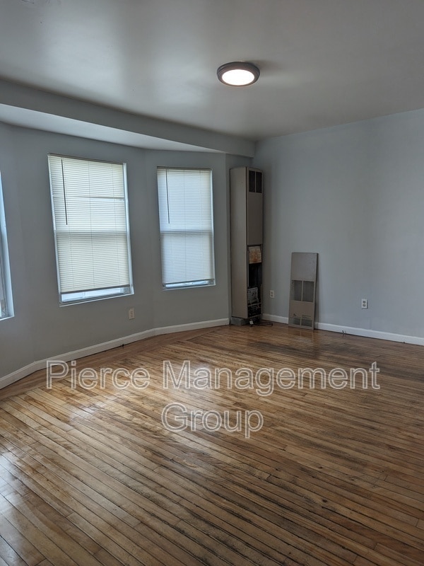 Building Photo - 529 Massabesic St
