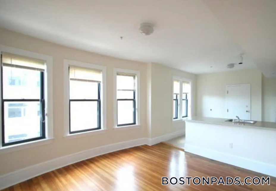 Foto principal - 881 Massachusetts Ave