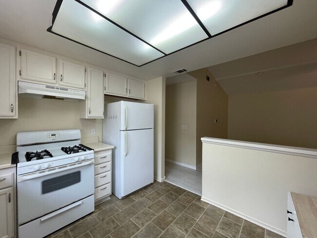 Foto del edificio - Light and Bright 3 Bedroom 2 Bath Oceanside Home!
