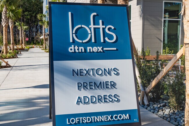 Entrada comunitaria - 1000 Metropolitan Residential