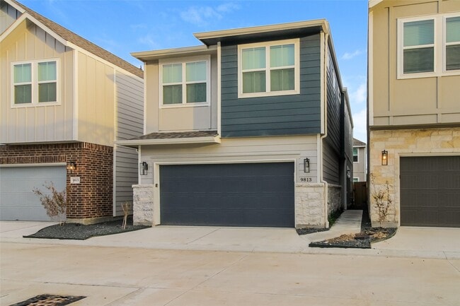 Foto del edificio - 9813 Falling Fern Ln