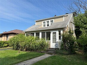 Building Photo - 2096 Norton St