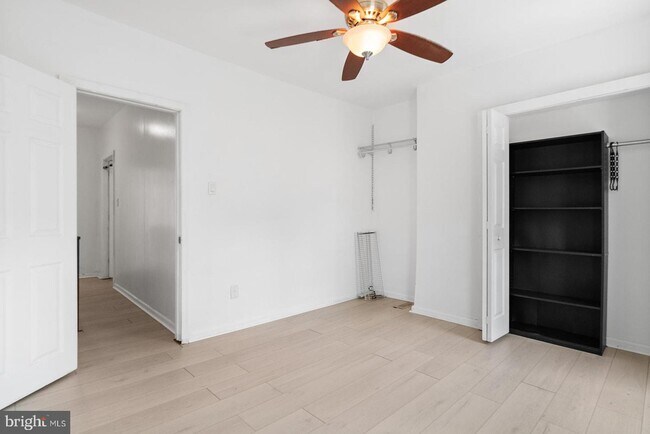 Building Photo - 2245 Sigel St