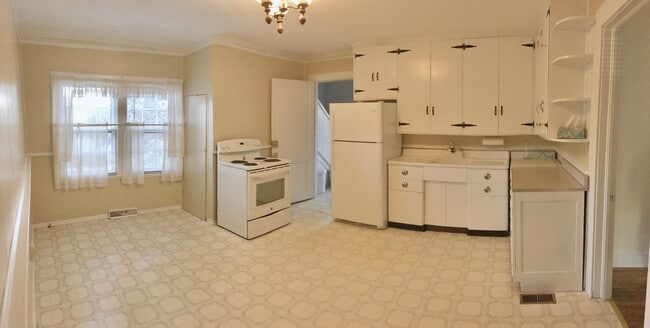 Kitchen - 730 Maryland St