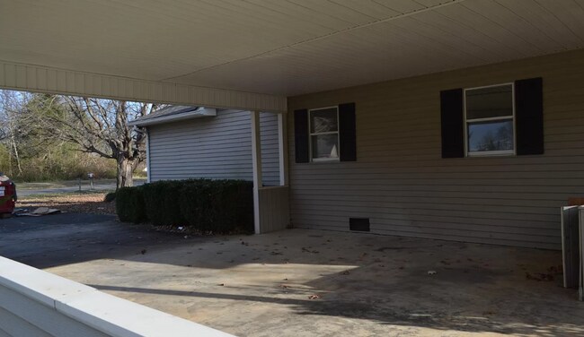 Foto del edificio - 1901 Steeplechase Ct