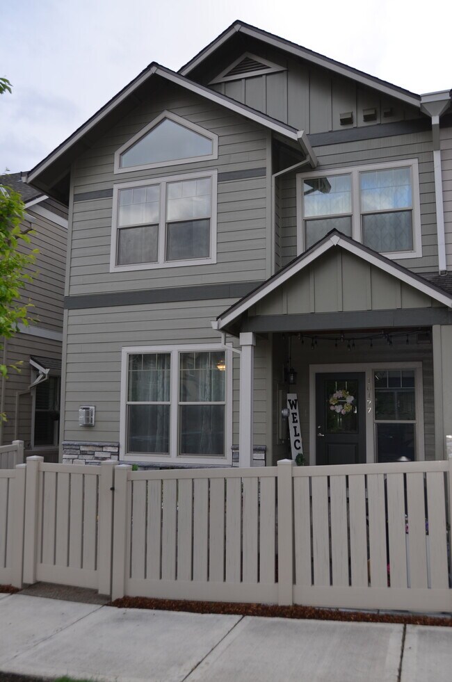 16177 SE Pyrite St, Damascus, OR 97089 Townhome Rentals in Damascus