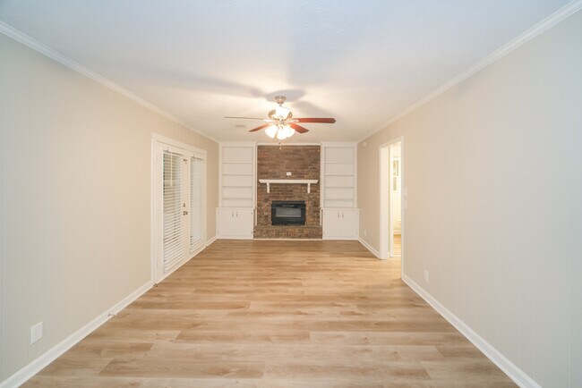 Foto del edificio - Spacious 4-Bedroom Home in Conyers, GA