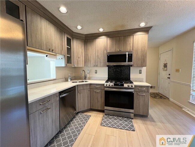 Building Photo - 908 Breckenridge Dr