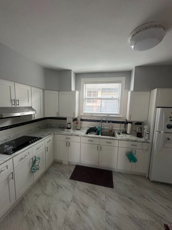 Building Photo - 3619 N Lamon Ave