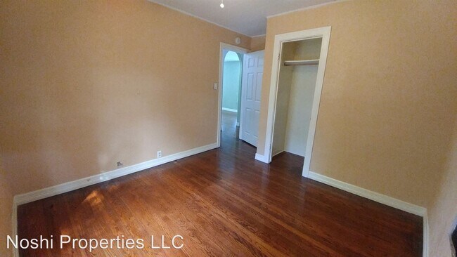 Foto del edificio - 2 br, 1 bath House - 127	Saint Clair Dr. E