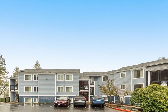 Building Photo - Charming 2 Bed/1 Bath Lake Oswego Condo in Eagle Crest Community