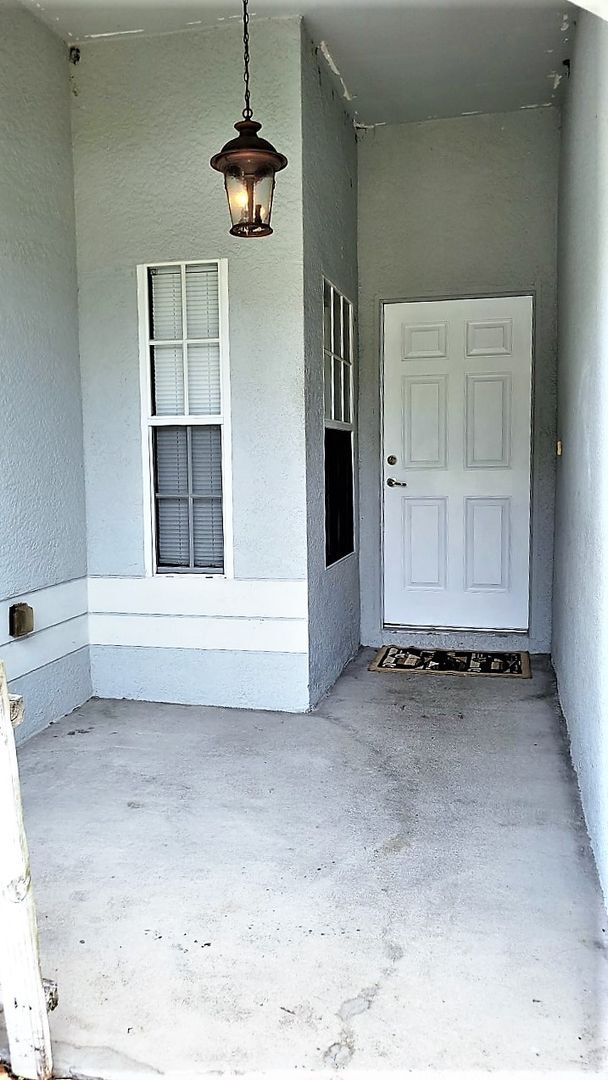 Building Photo - 4 Bedroom, 2 Bath Chapel Pines