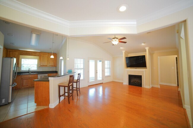 Building Photo - 3 Bed / 2 Bath Home with Sunroom in Killea...