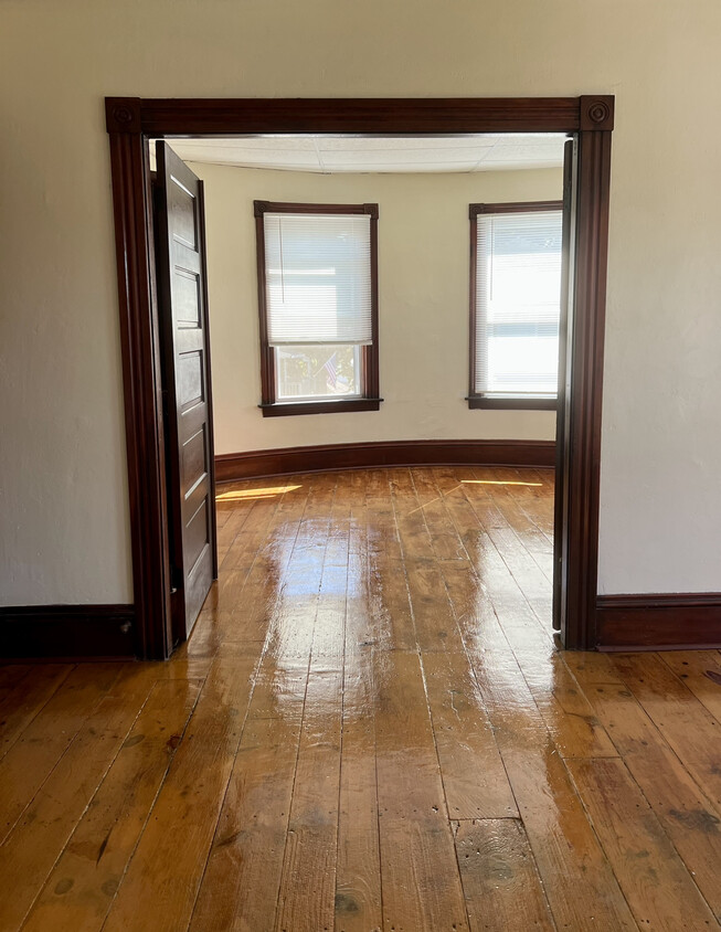 Front room - 60 Esther St