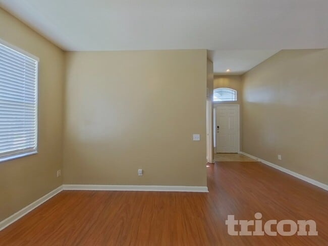 Building Photo - 9723 Riverchase Dr