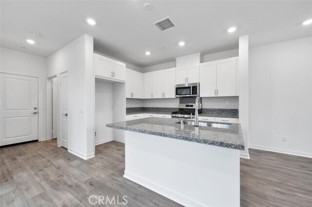 Building Photo - 3959 Lavine Wy