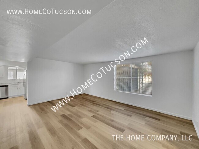 Building Photo - 8548 E Beverly St