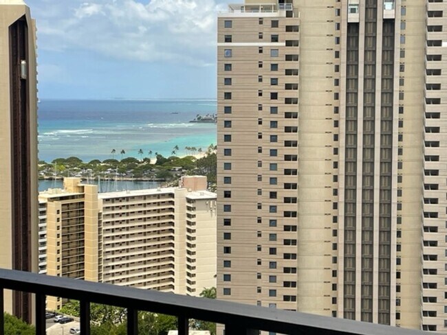 Foto del edificio - Available on 8/1/25, 600 sqft, 1 Bedroom, ...