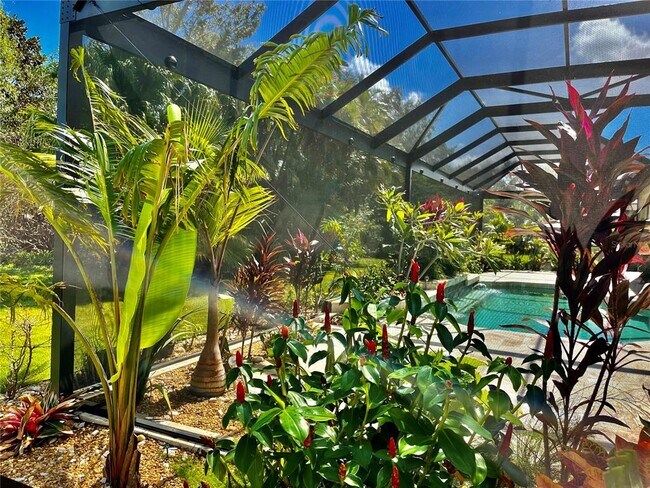 Foto del edificio - 6835 Honeysuckle Trail