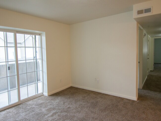 Foto del edificio - 105 W Ridge Rd