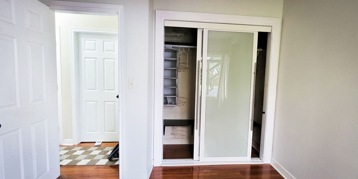 Building Photo - 1701 Nanaimo St