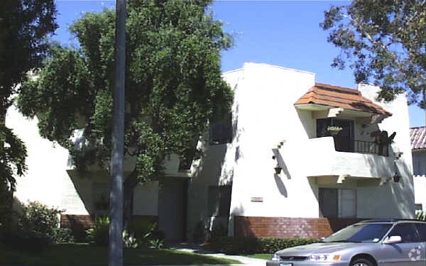 Foto del edificio - 17051 Sims St